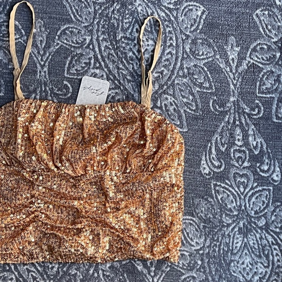 Free People Ta Da Top in Gold Sequins Size Small - Picture 3 of 7